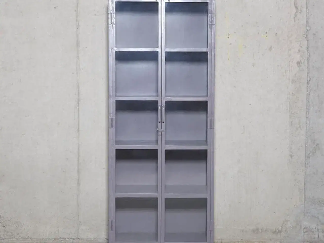 Billede 1 - Nyt Vitrineskab RAW perlepurple