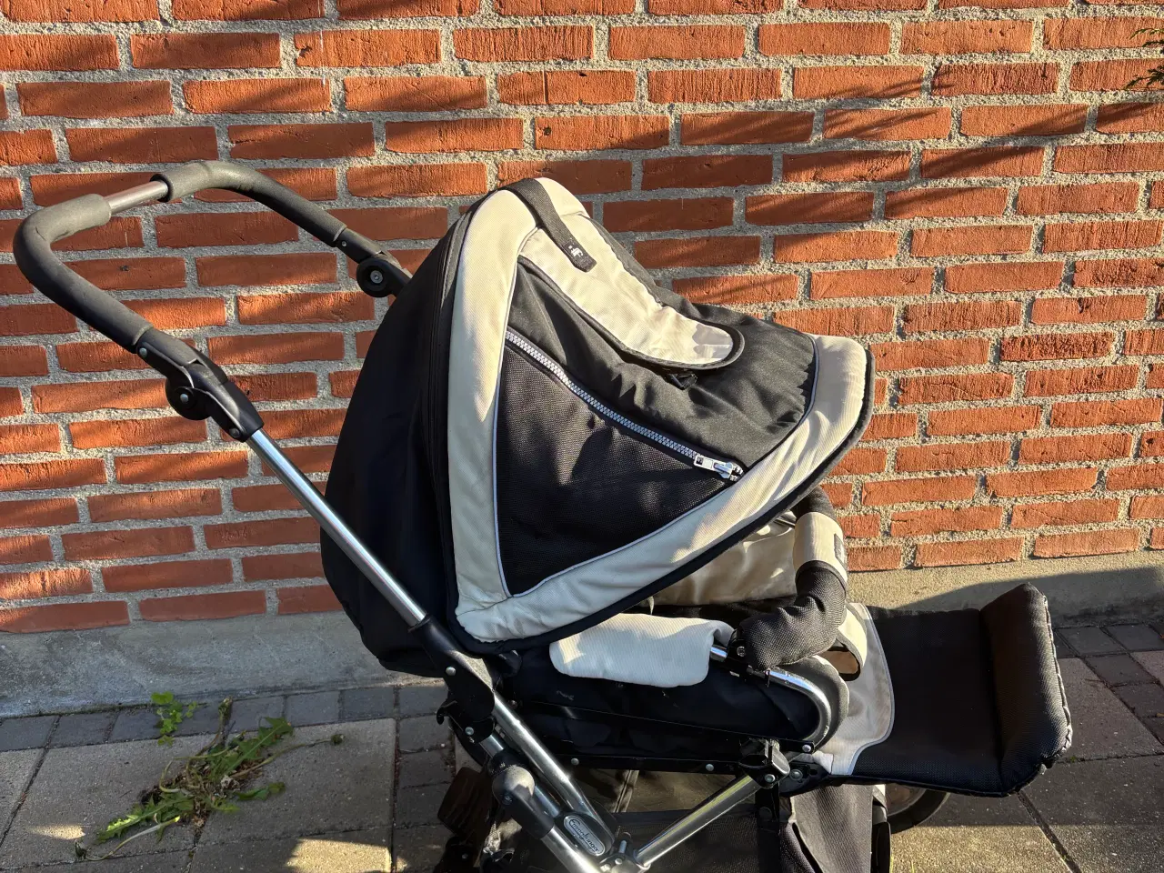 Billede 2 - Beige Emmaljunga klapvogn