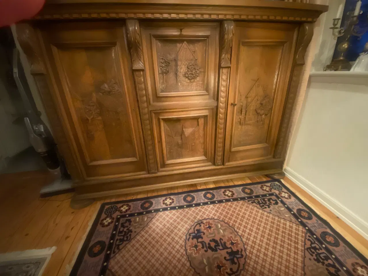 Billede 2 - Dækketøjskab