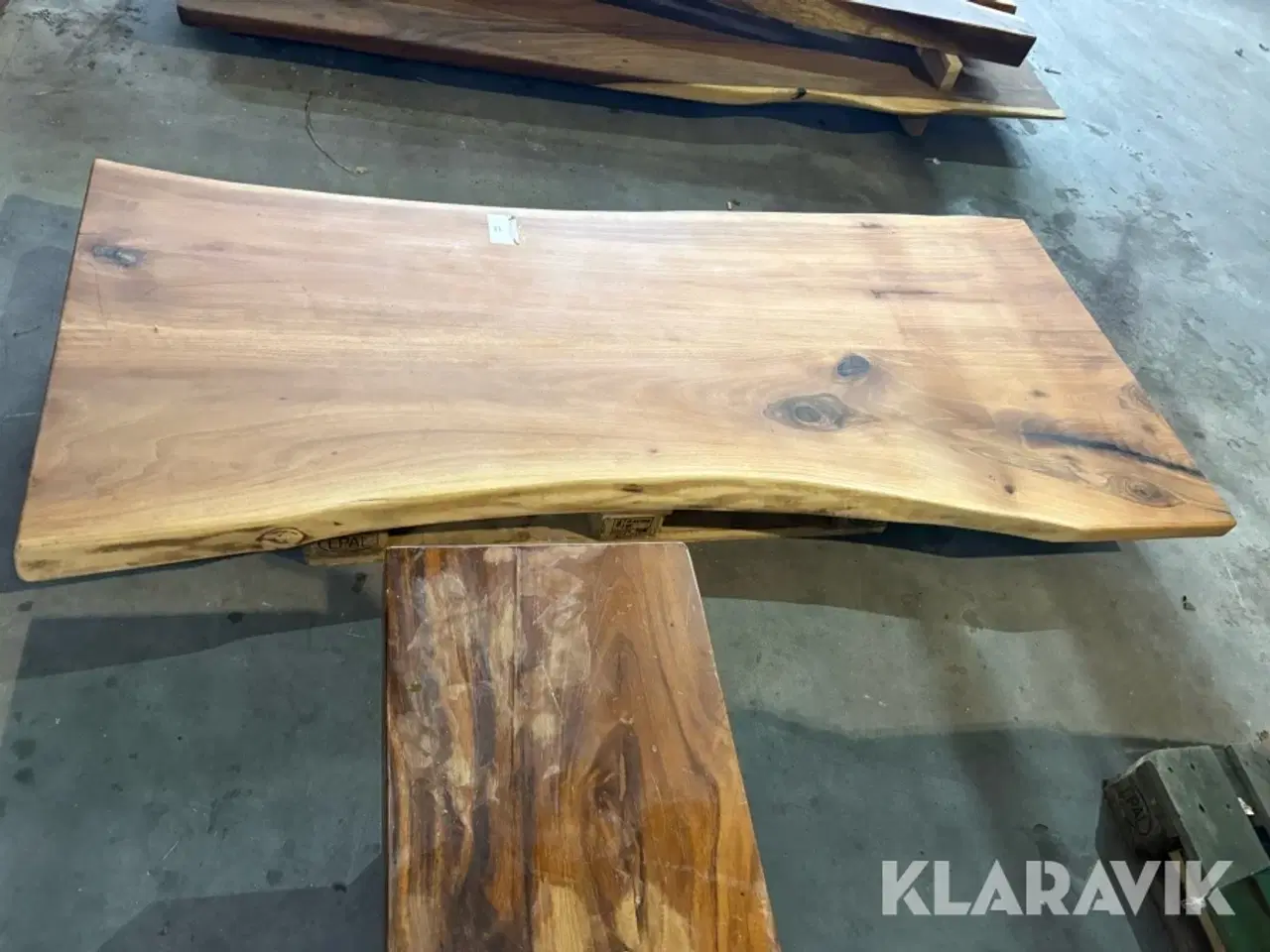 Billede 4 - Plankebordplade valnød olieret 2 planker sammensat