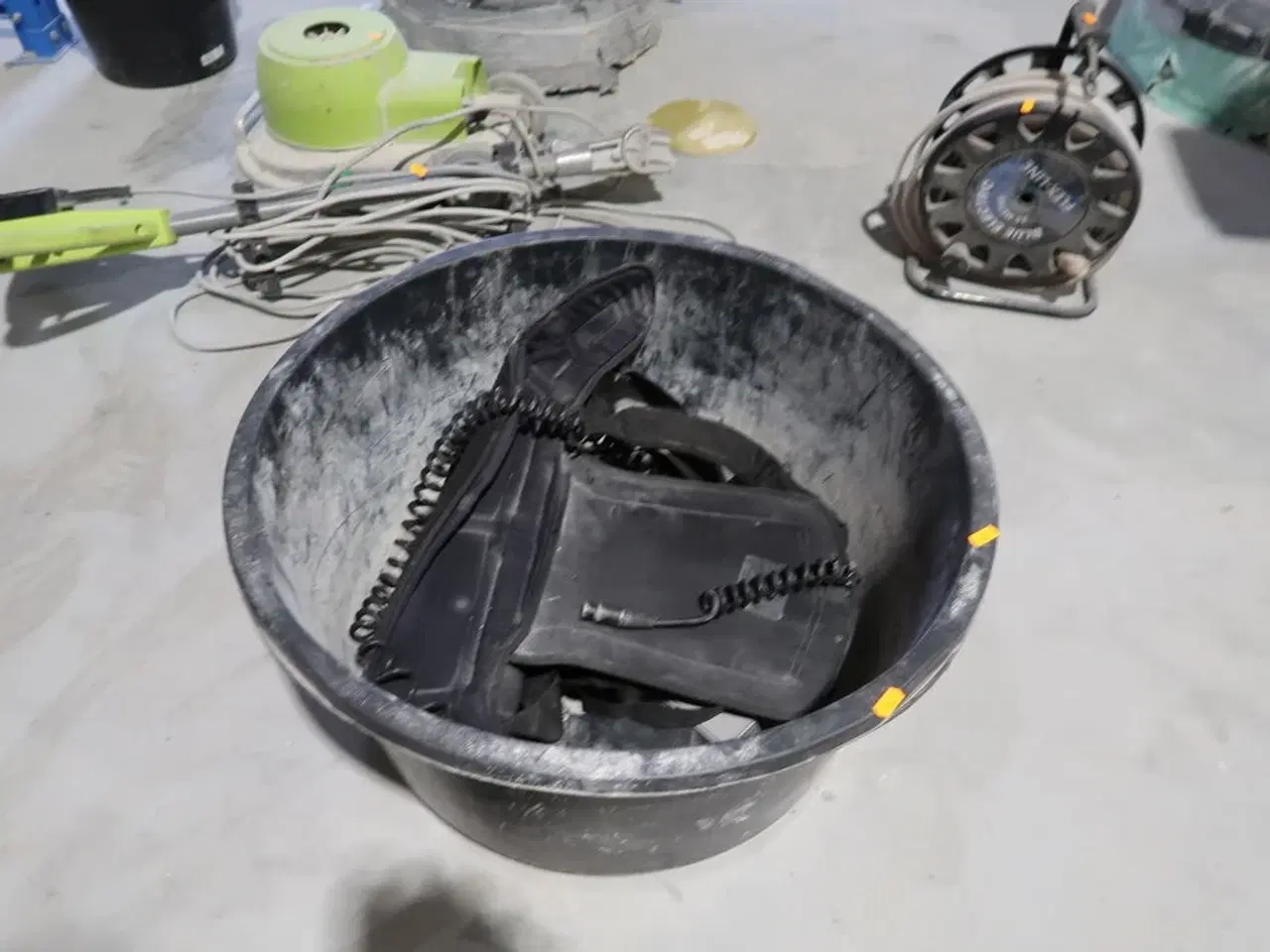 Billede 1 - Spand med rygsele med div. Batterier