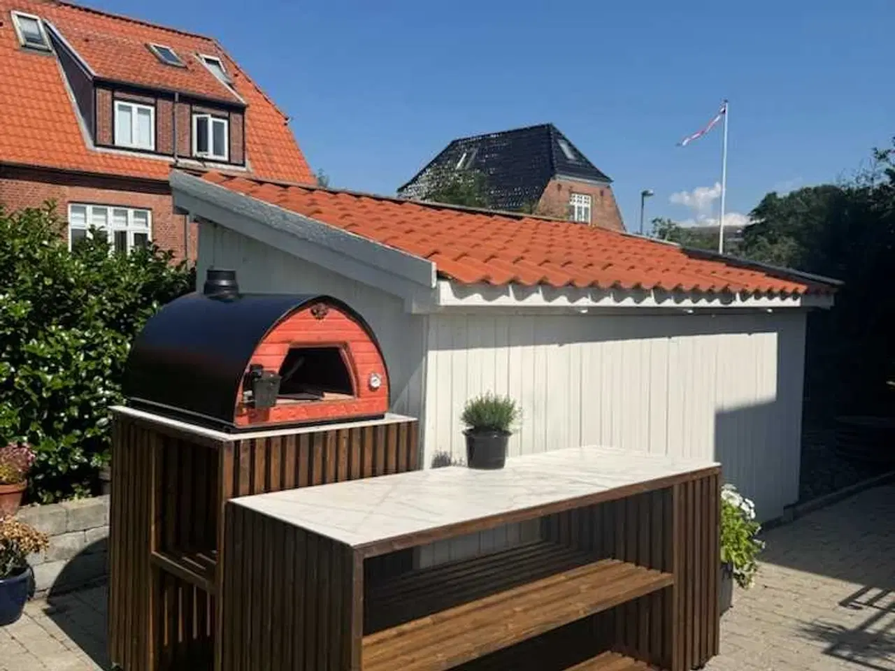 Billede 1 - 38x35 træ. Grill bord med gas skjuler. Mange mulig