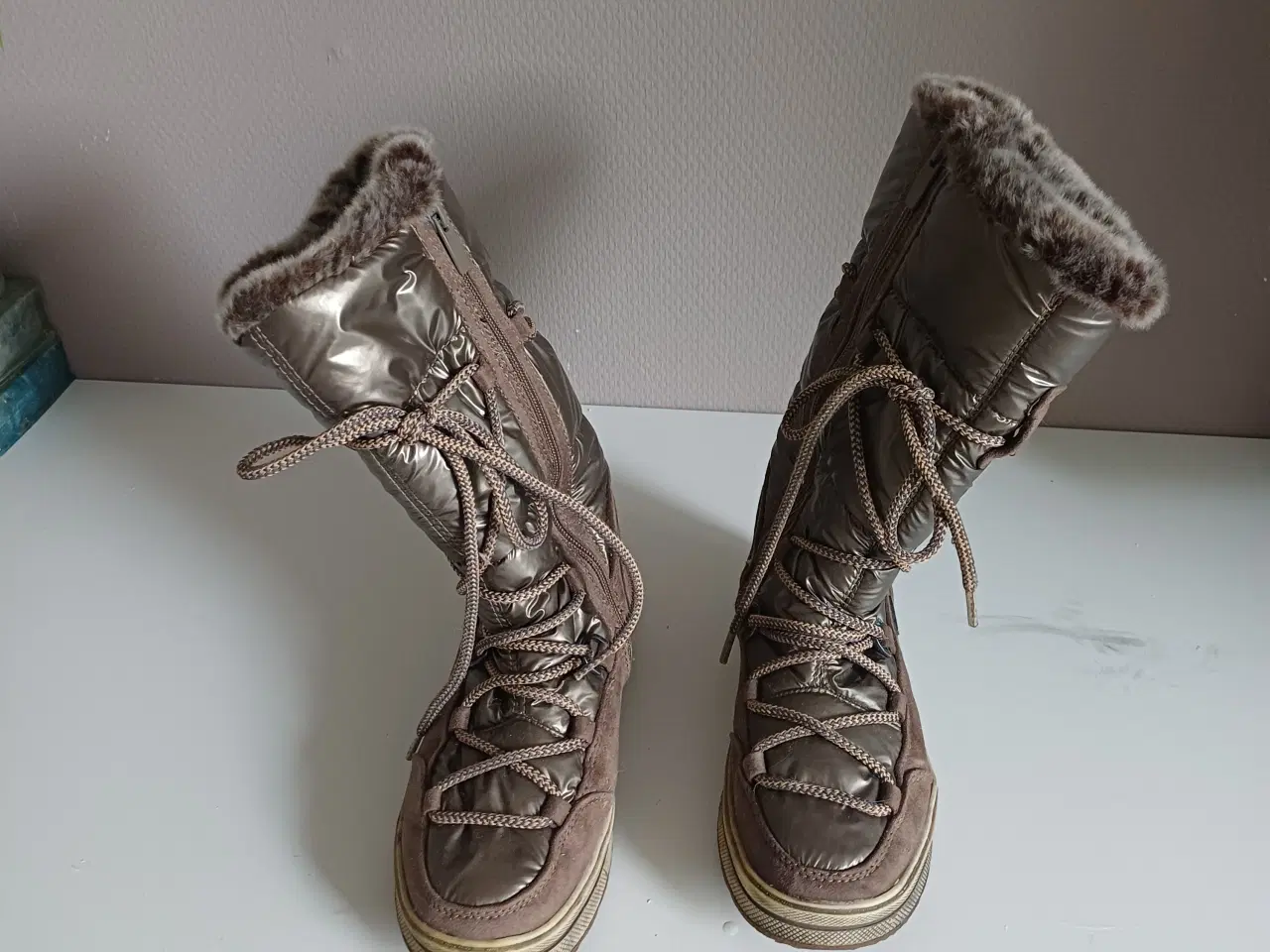 Billede 1 - Brune vinterstøvler med lynlås