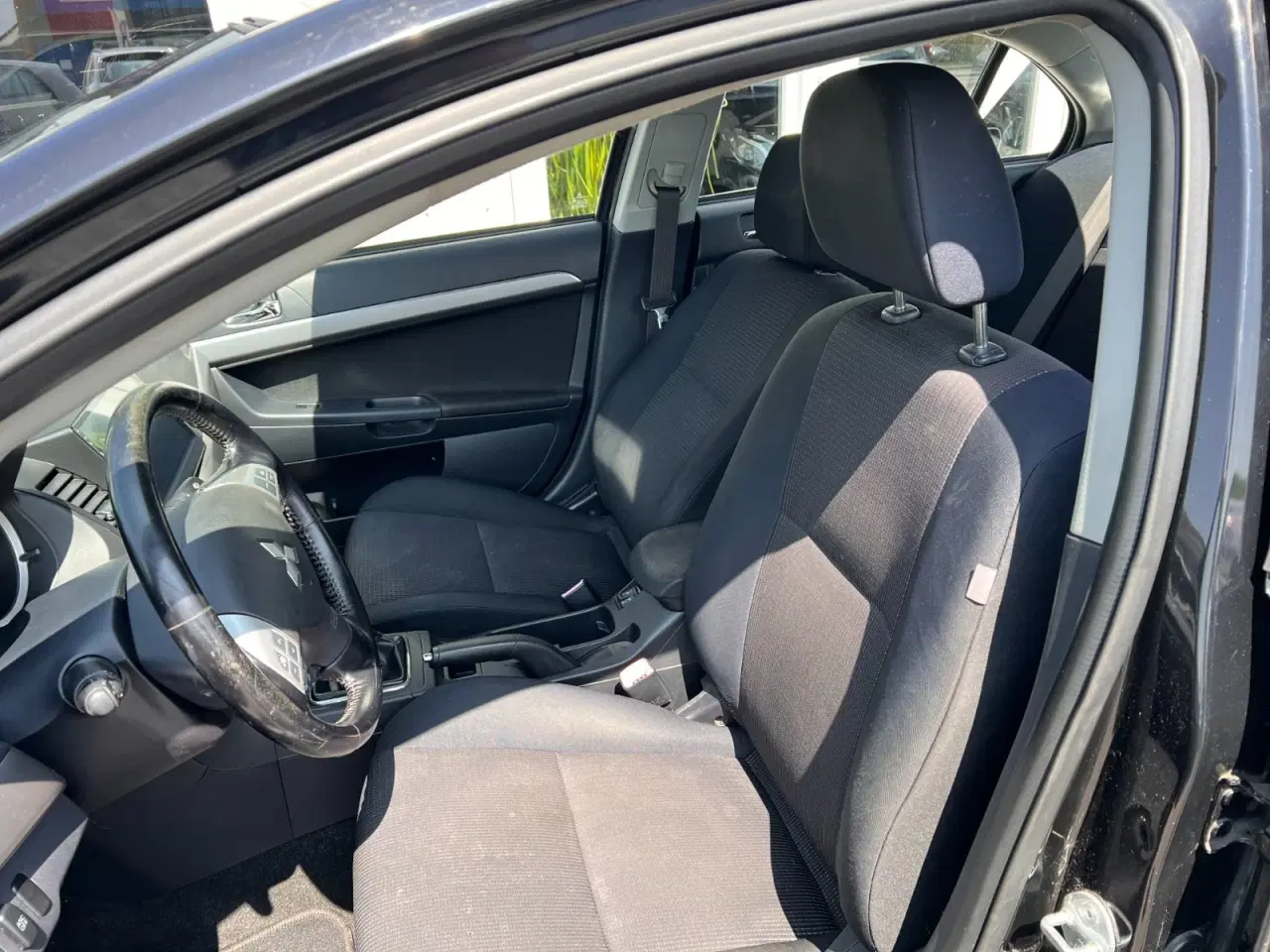Billede 9 - Mitsubishi Lancer 1,8 Invite SportSedan
