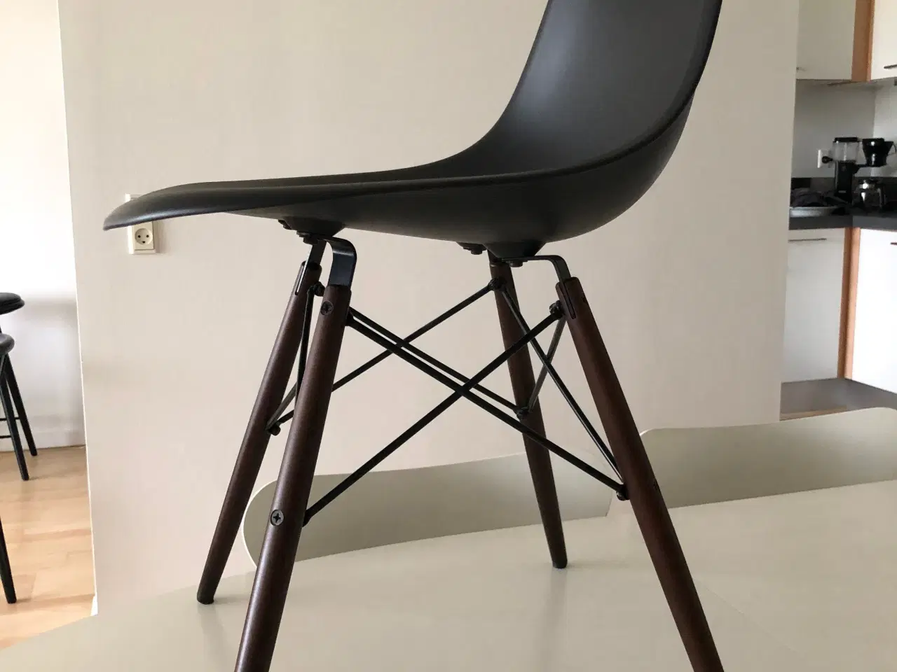 Billede 1 - Eames stol (DSW)