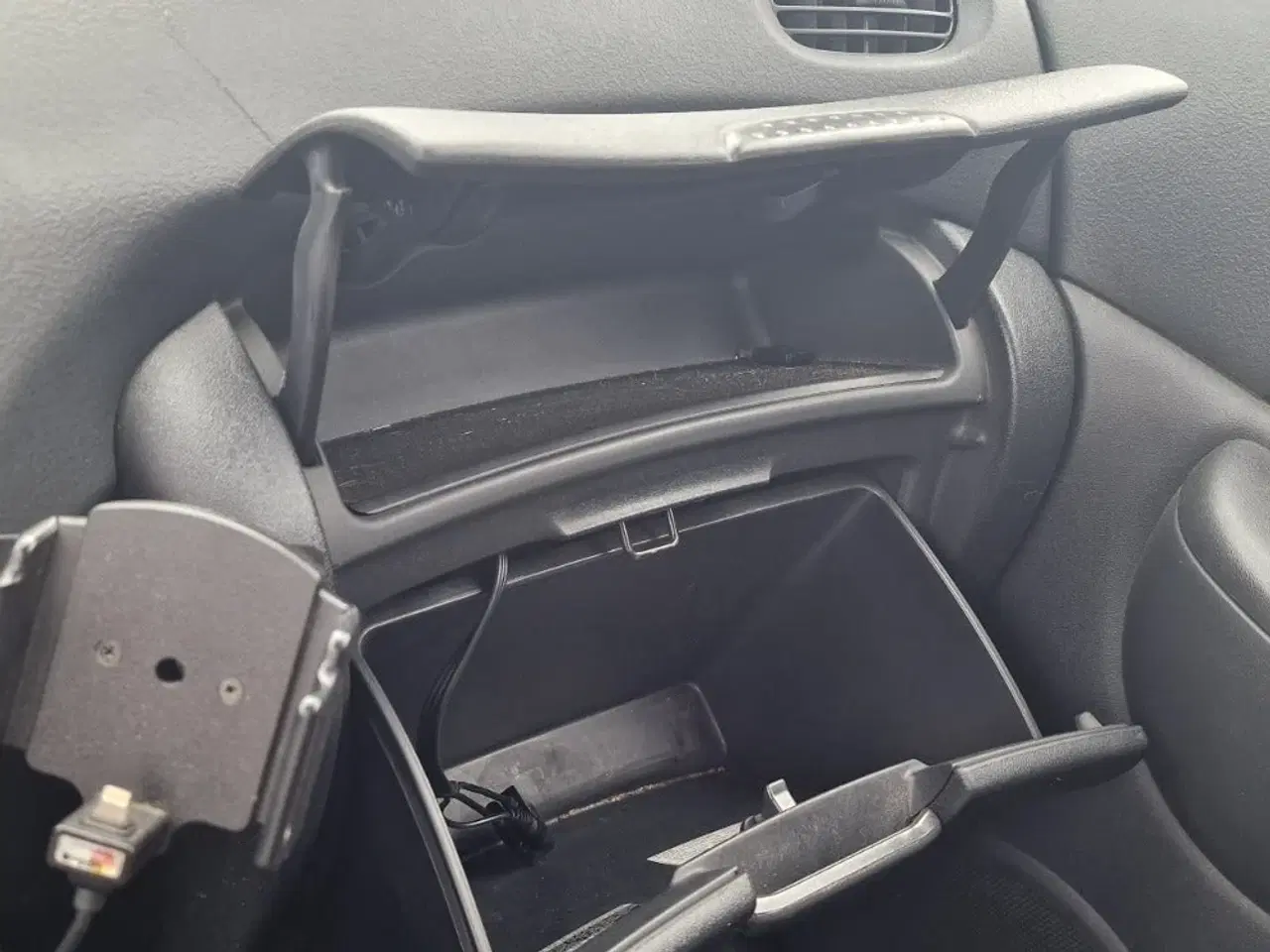 Billede 7 - Toyota Yaris Verso 1,3 Luna Komfort