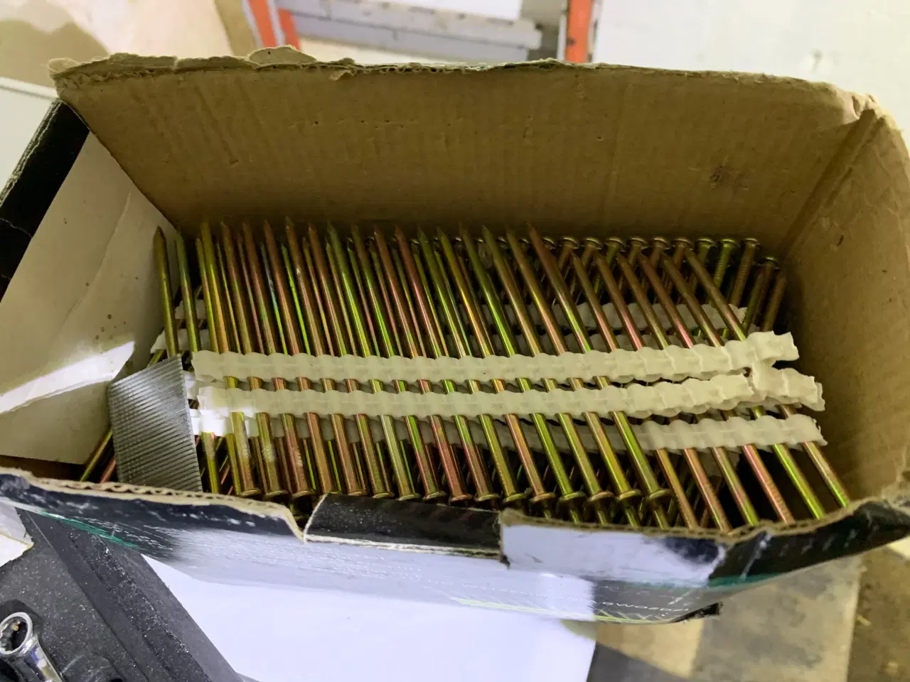 Billede 2 - Fin sømpistol og en masse søm