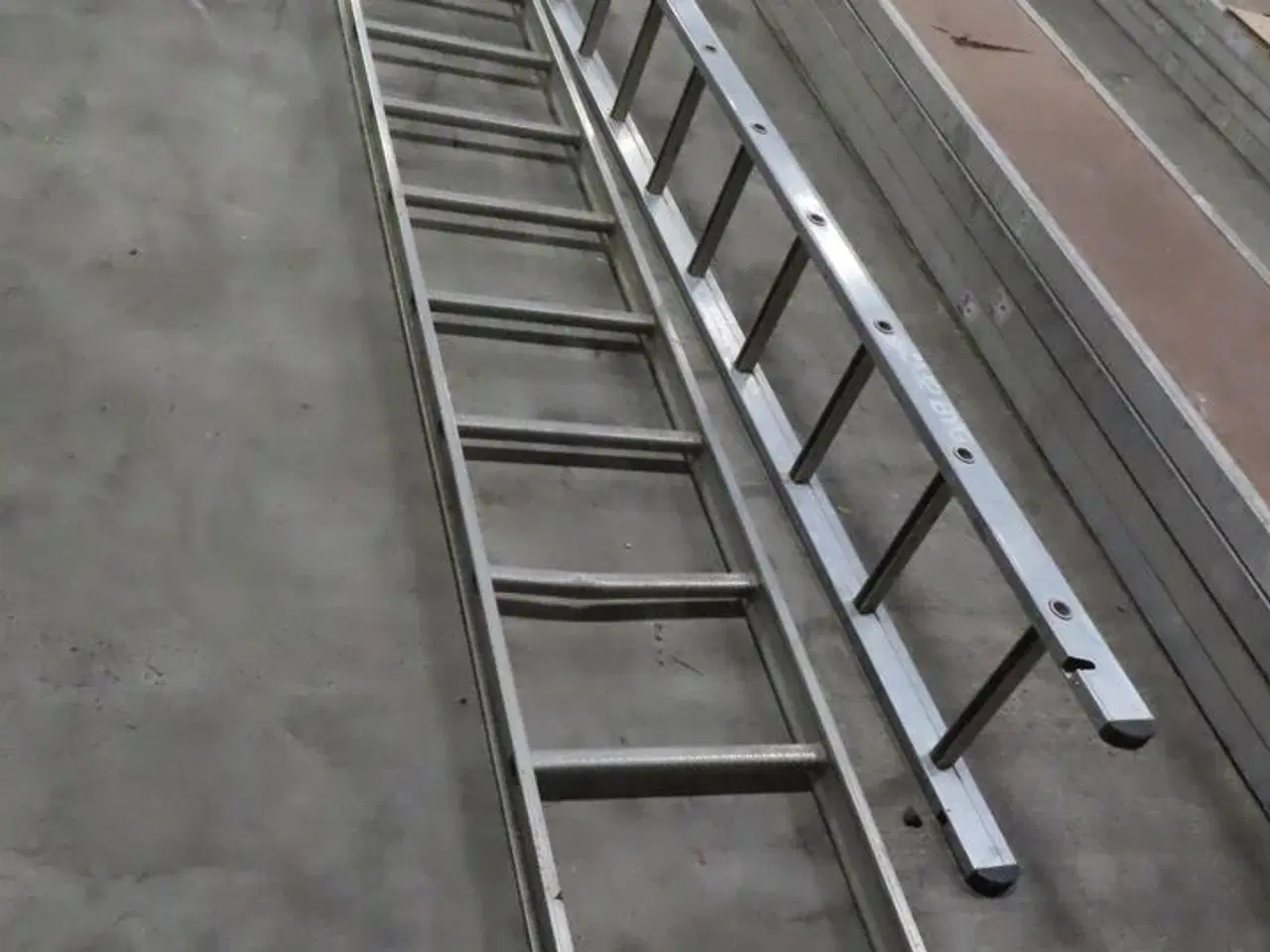 Billede 1 - 2 stk. Stiger