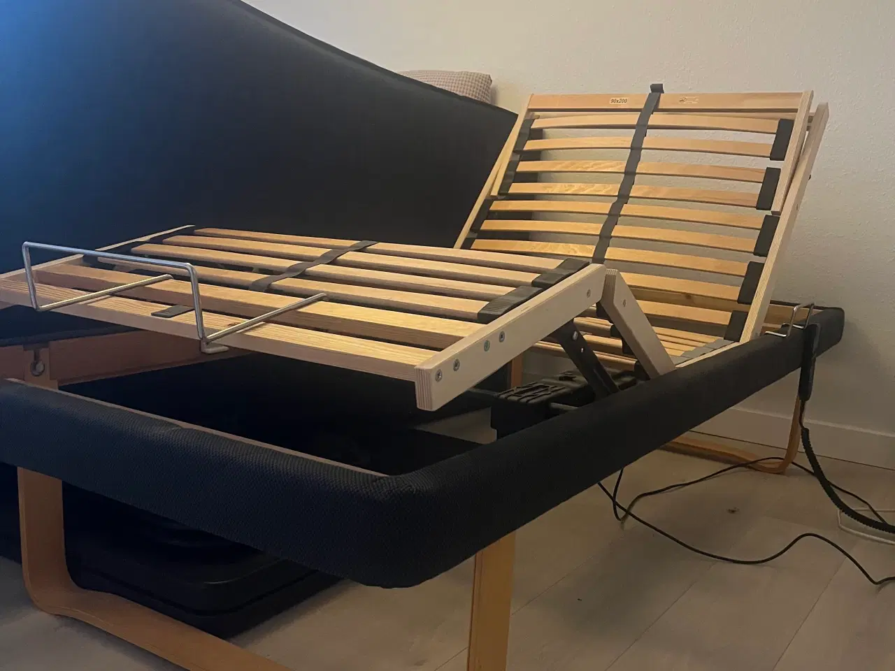 Billede 3 - Elevationsseng i sort