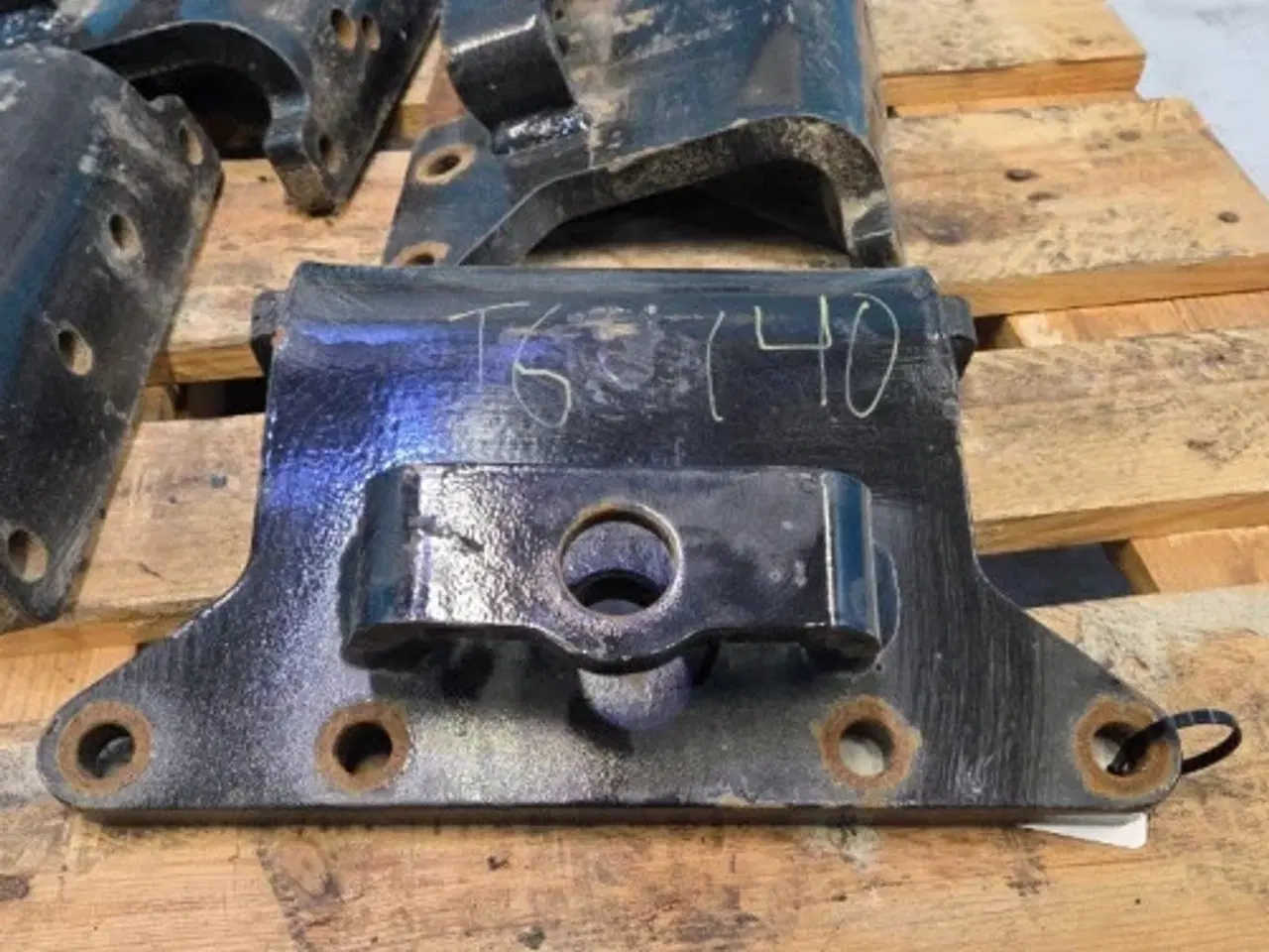 Billede 10 - New Holland T6.125 Beslag 87633845  6Stk