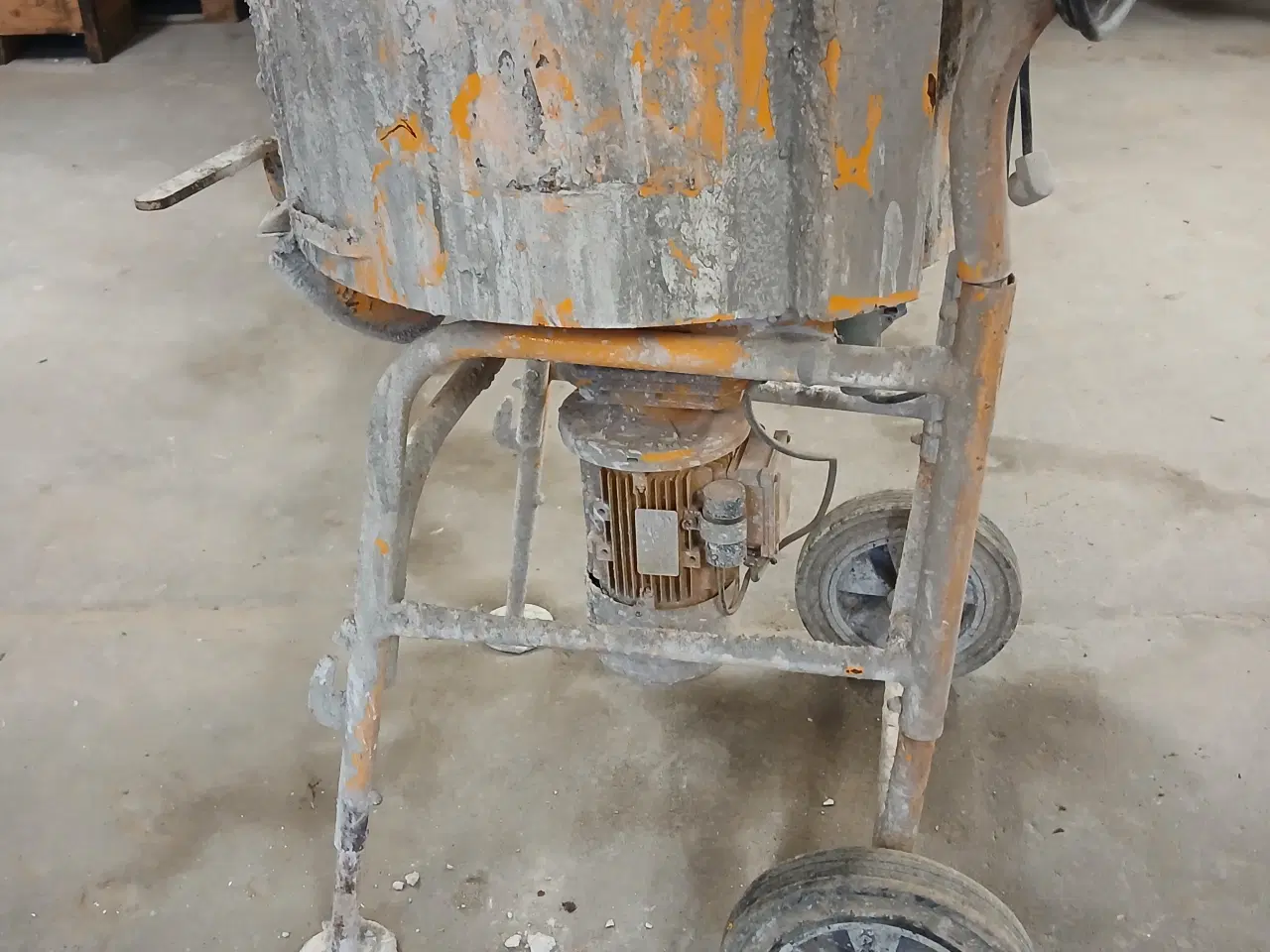 Billede 3 - Tvangsblander sælges