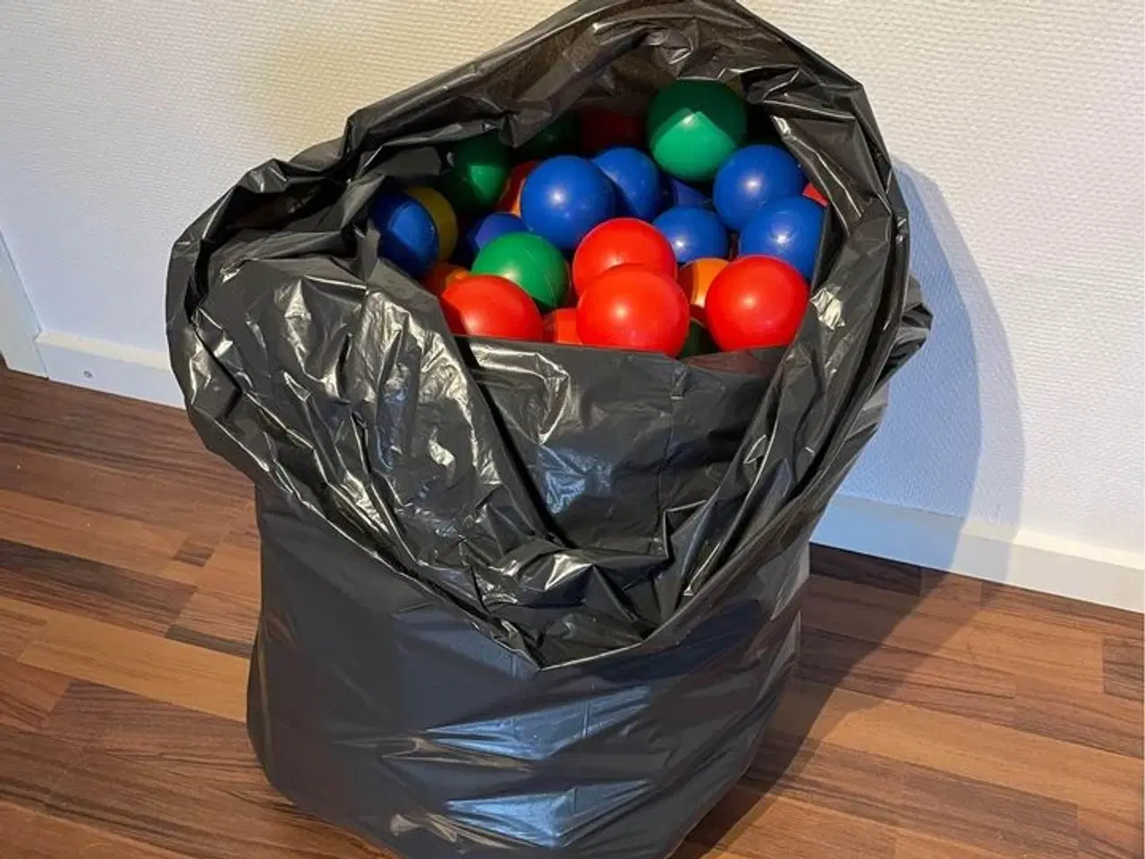 Billede 4 - Legebolde i forskellige farver