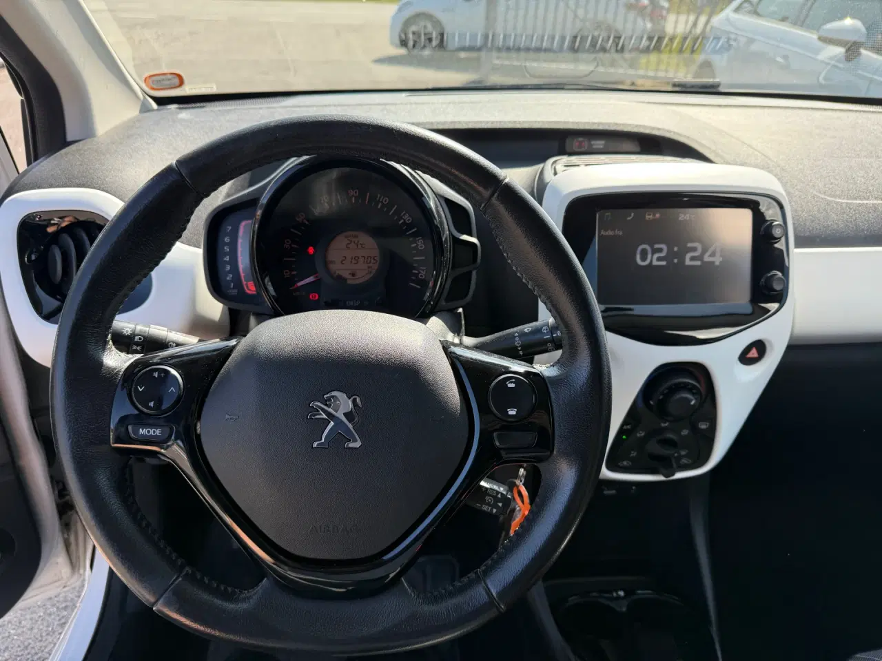 Billede 9 - Peugeot 108 1,0 e-Vti White Edition 69HK 5d