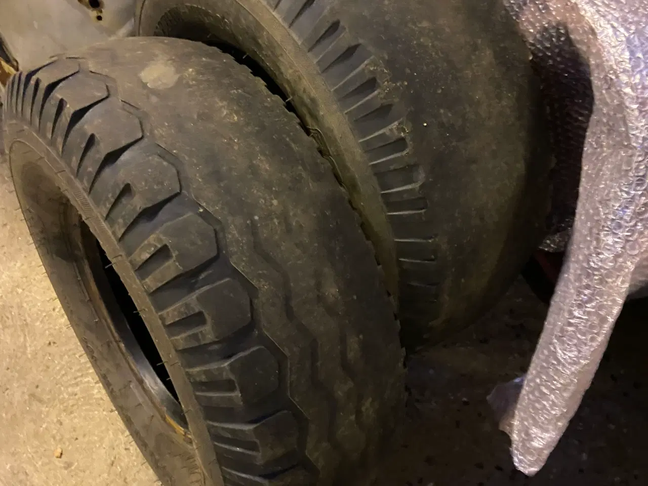 Billede 1 - Slidte 12 tommer dæk