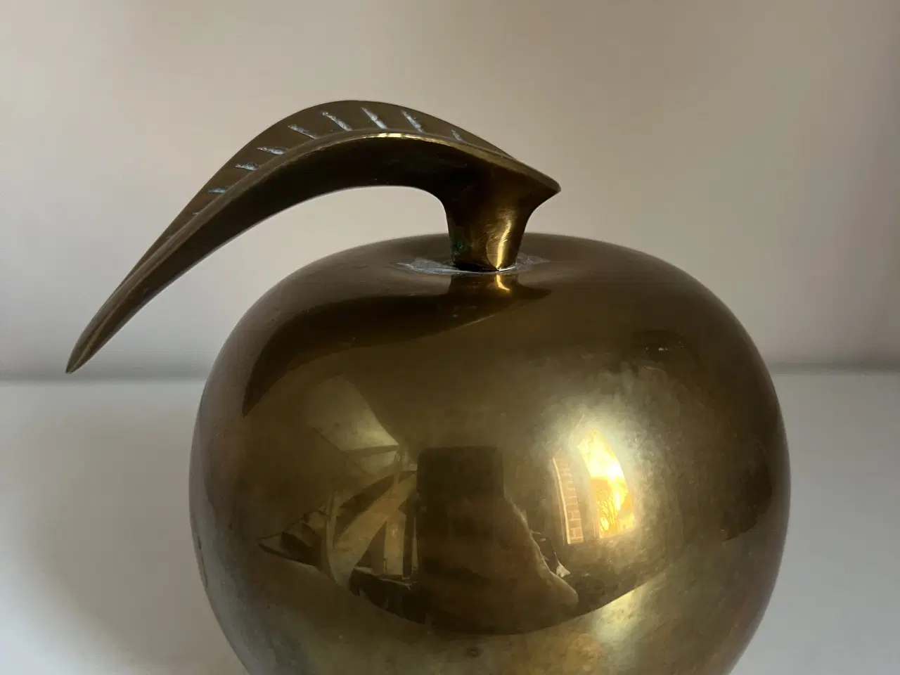 Billede 1 - Smukt tungt vintage messing æble 