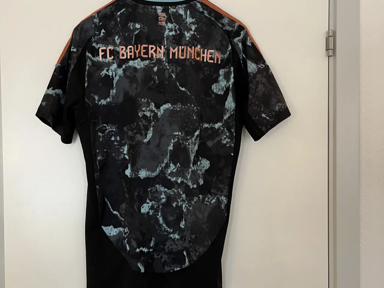 Billede 4 - Fodboldtrøje