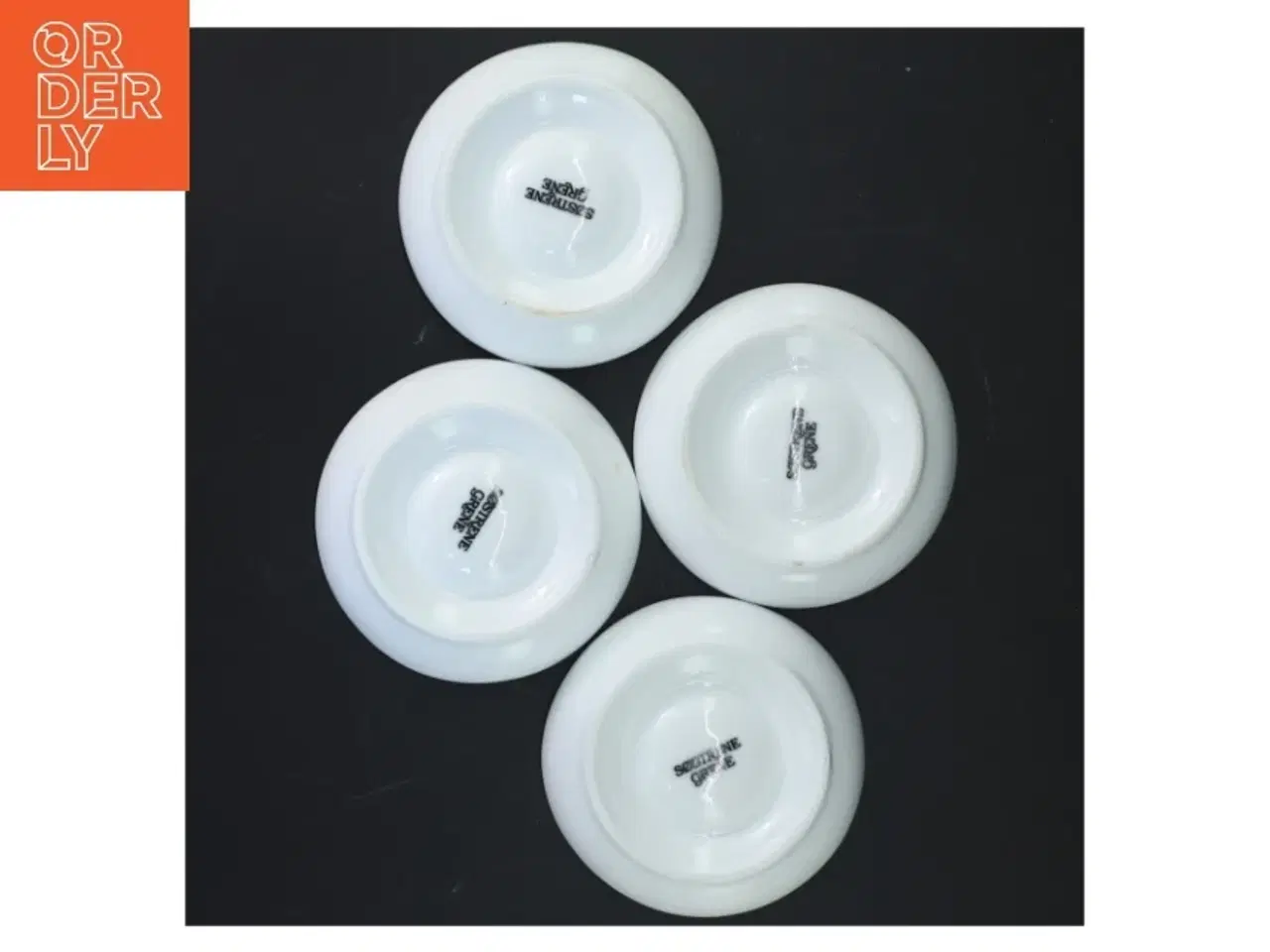 Billede 3 - Sæt af fire hvide porcelæn æggebægre fra Søstrene Grene (str. Ø 10 cm)