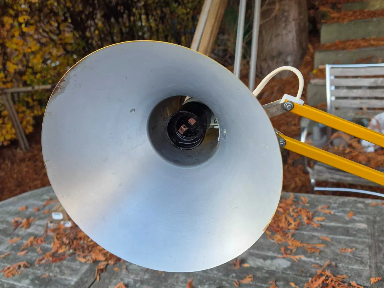 Billede 6 - Gul arkitektlampe på rund sort fod 