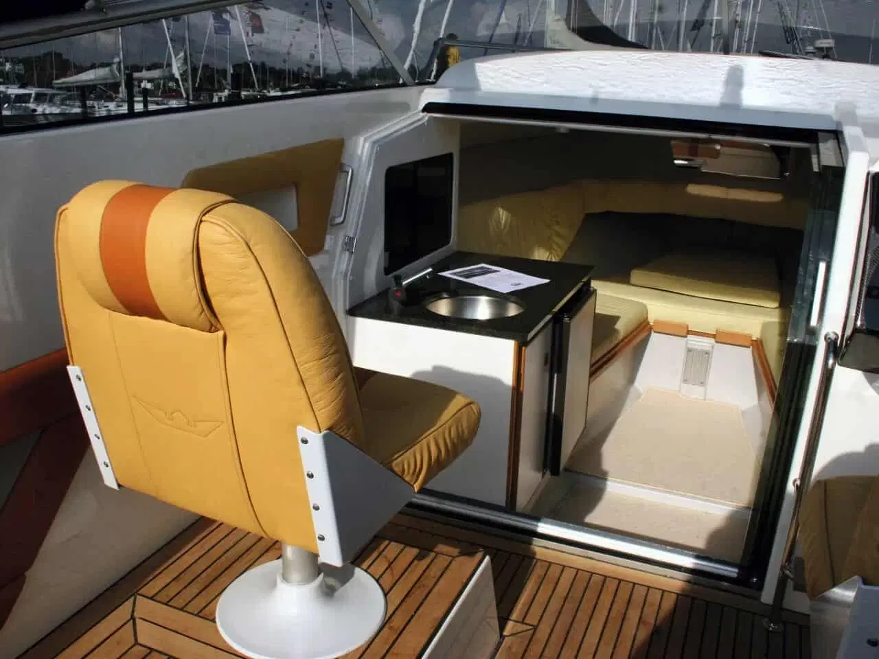 Billede 6 - Coronet 24 DC med Volvo Penta D4 m 225 hk topfart over 40 knob