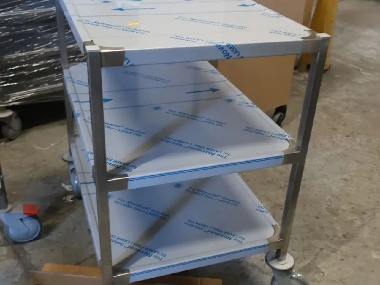 Billede 2 - Kørebord 830x600 mm m/vulstkant m/ over og 2 underhylder