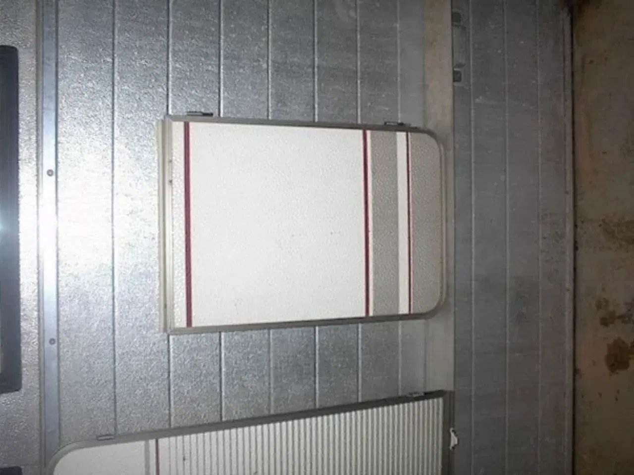 Billede 1 - Under dør