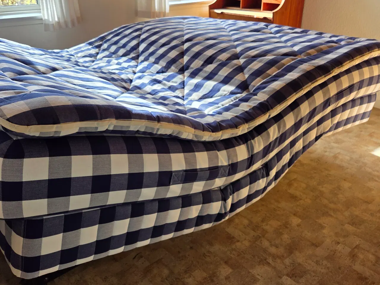 Billede 1 - Hästens elevations seng med massage