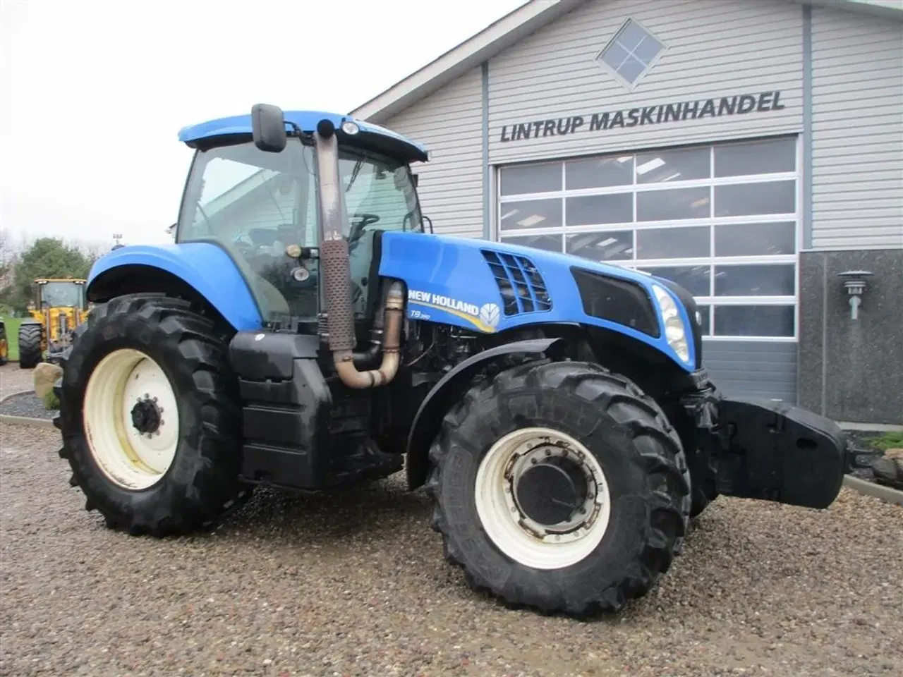 Billede 16 - New Holland T8.390 Med fin 600/70R30 og 710/70R42 dæk montering på.