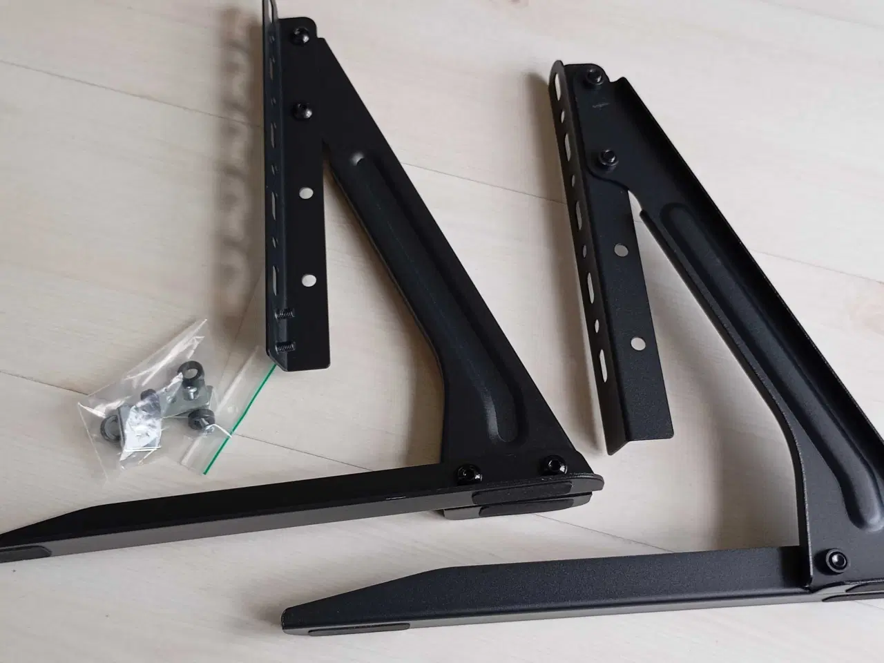 Billede 1 - Tv fødder. Tv-stander.