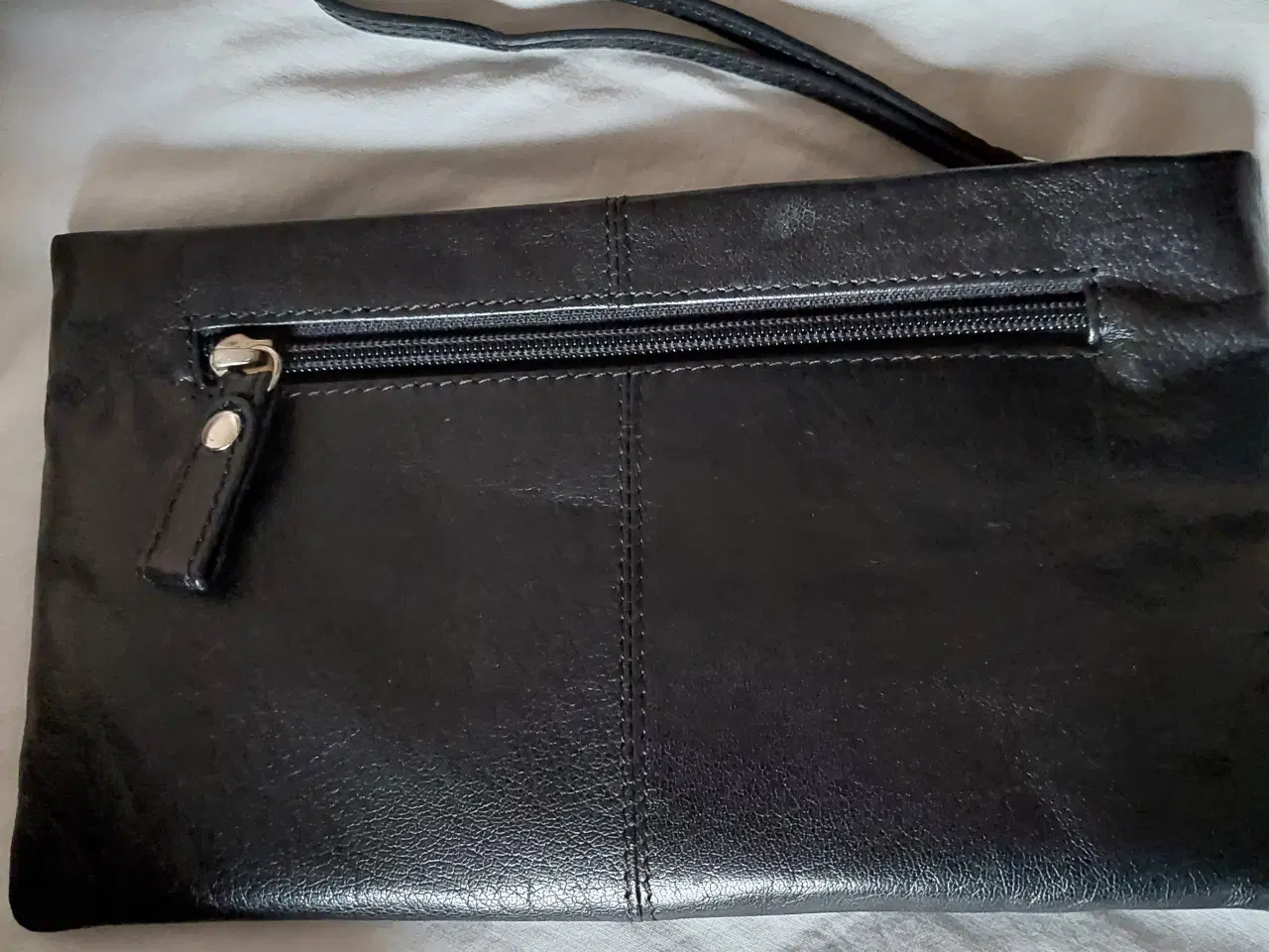 Billede 2 - Fin lille Hånd-Taske Sort Skind 50%