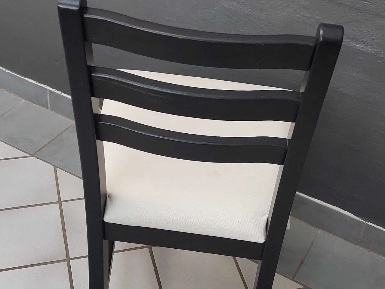 Billede 2 - Sort spisebordsstole fra IKEA