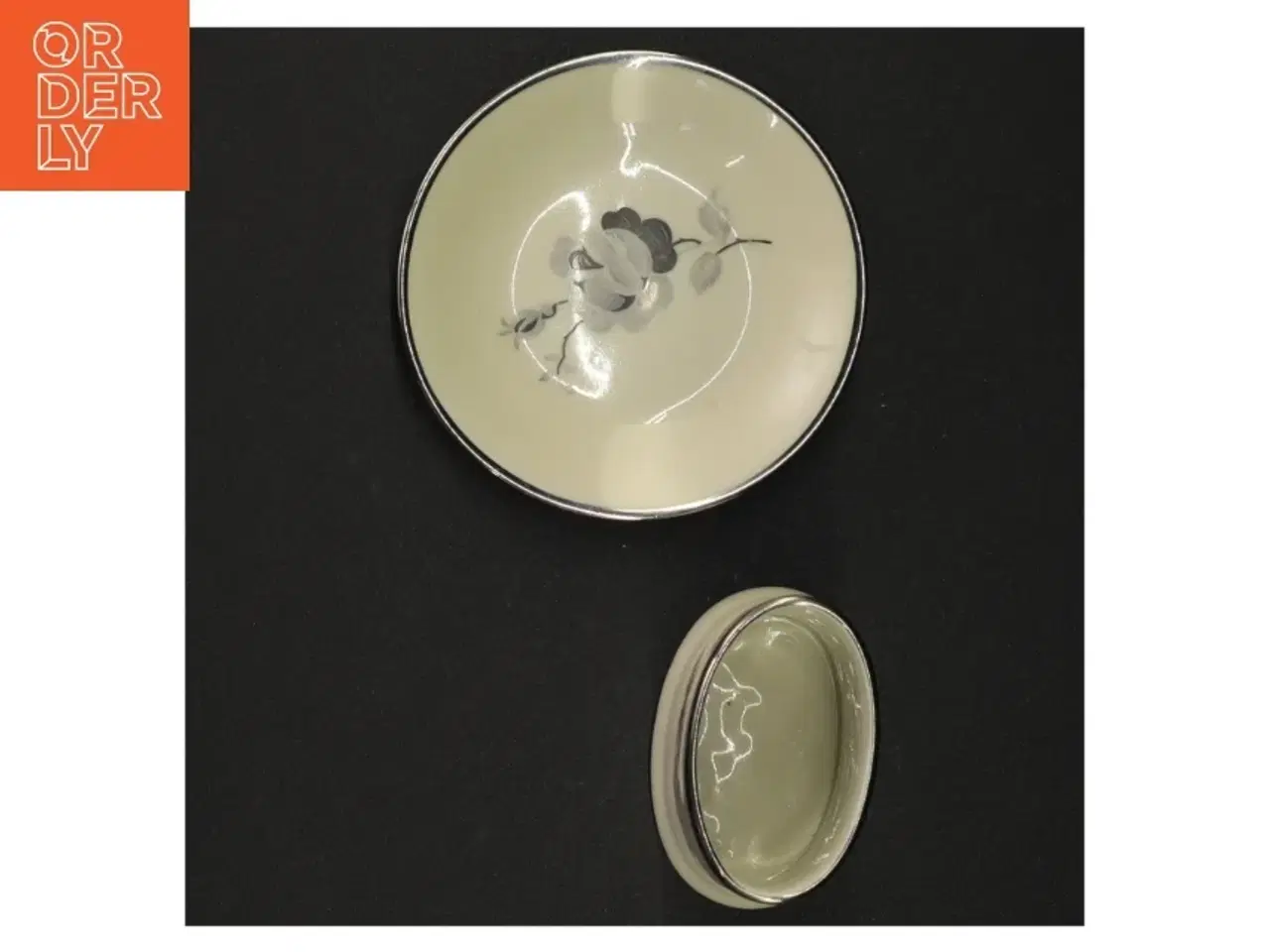Billede 3 - Porcelænstallerken og opbevaringskrukke fra Københavns Porcellains Maleri (str. Diameter 10 cm og 6 x 5 cm)
