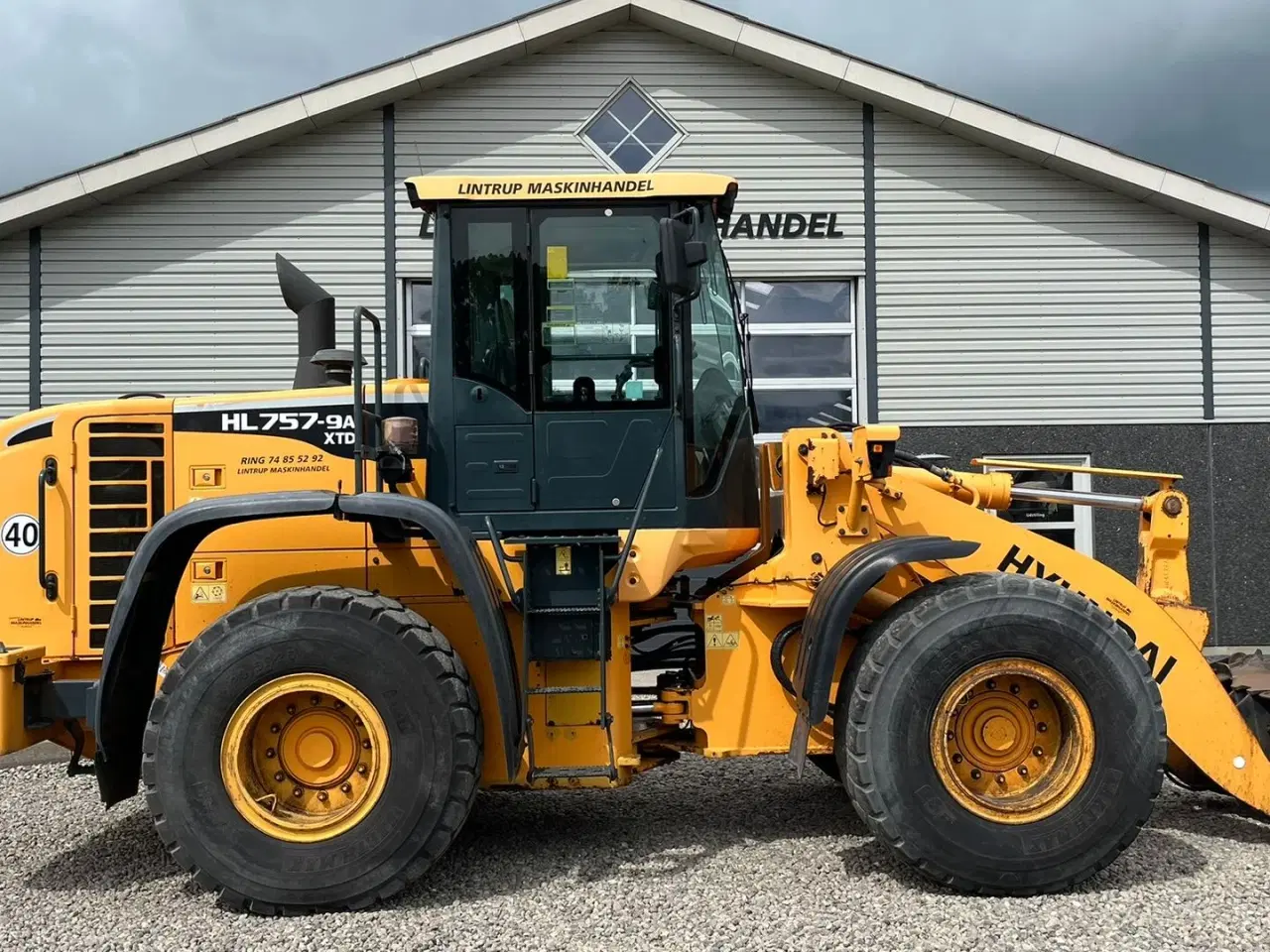 Billede 8 - Hyundai 757-9A XTD med lan-arm. En-ejeres maskine med Lock-UP.