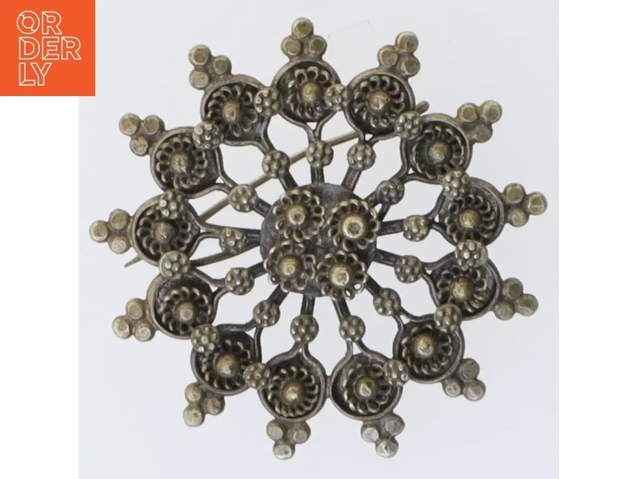 Billede 1 - Sølvfarvet broche (str. 5 cm)