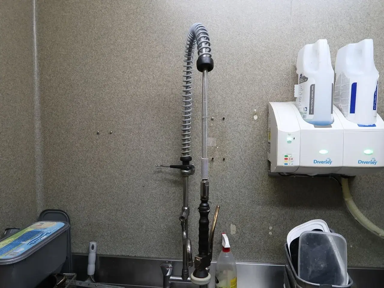 Billede 5 - Rustfri stålbord med vask og armatur