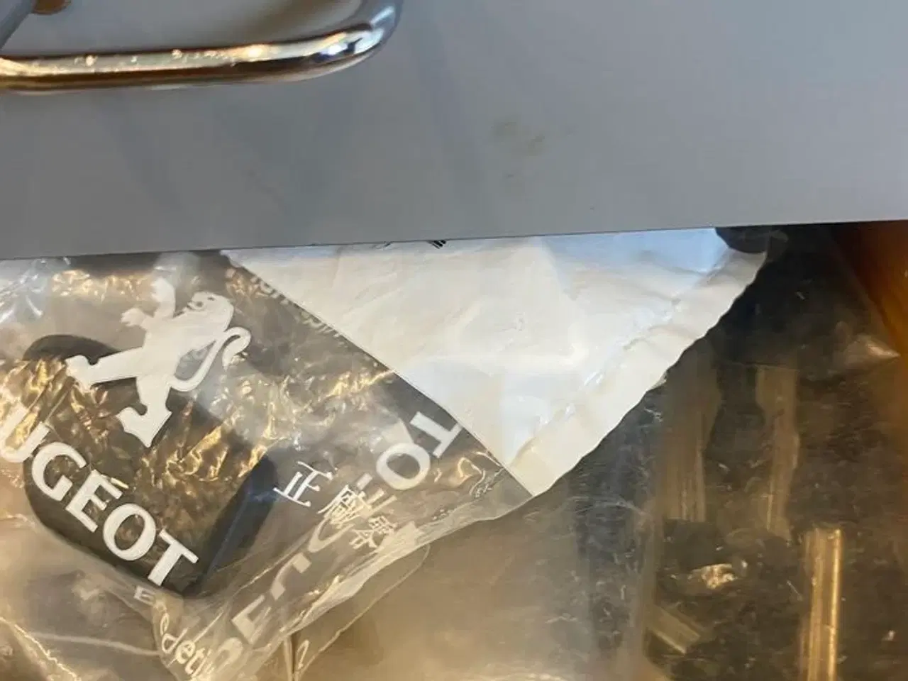 Billede 29 - Indhold i skuffer nøgler mm ( se foto)