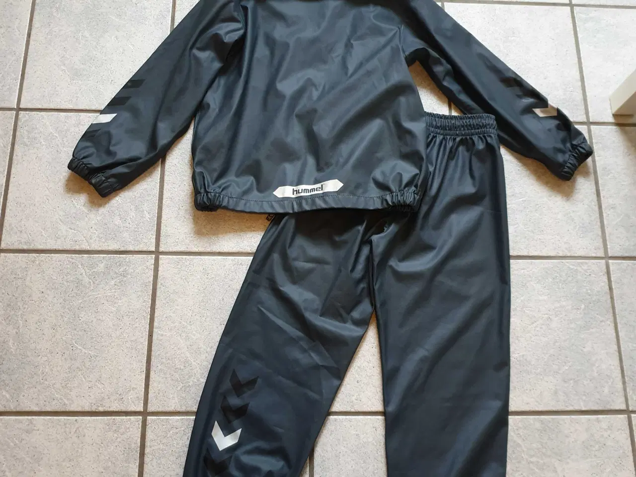 Billede 1 - Regntøj Hummel