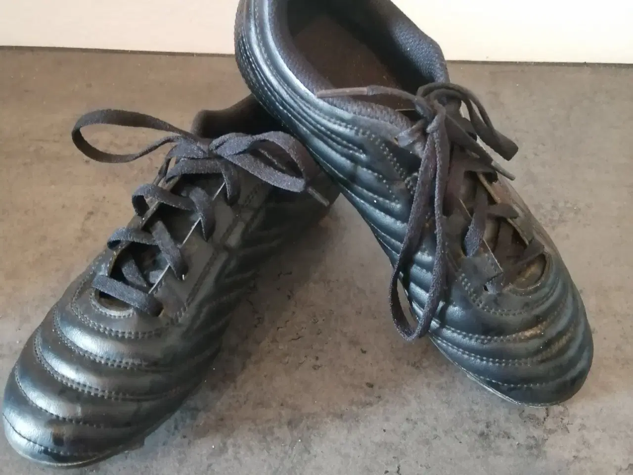 Billede 1 - Fodboldstøvler str. 36 2/3, Adidas