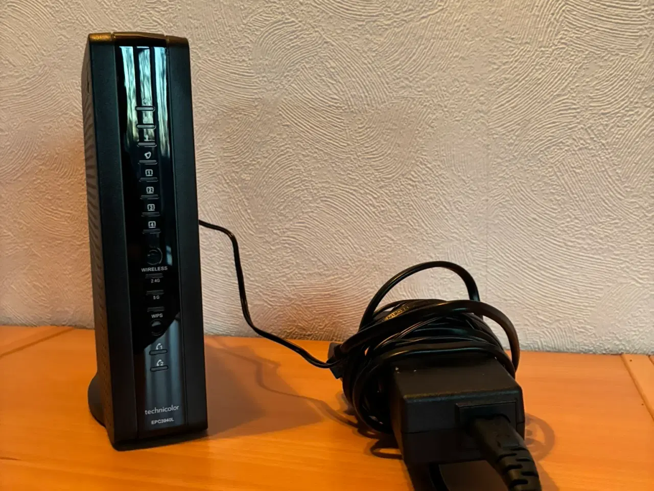 Billede 1 - Kabelmodem / router eller HUB: