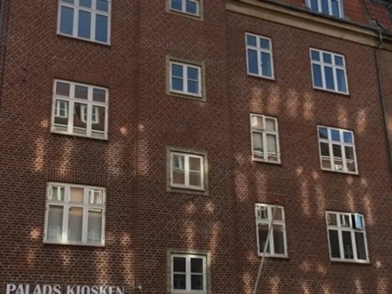 Billede 1 - Lokale på Trøjborg - god synlighed