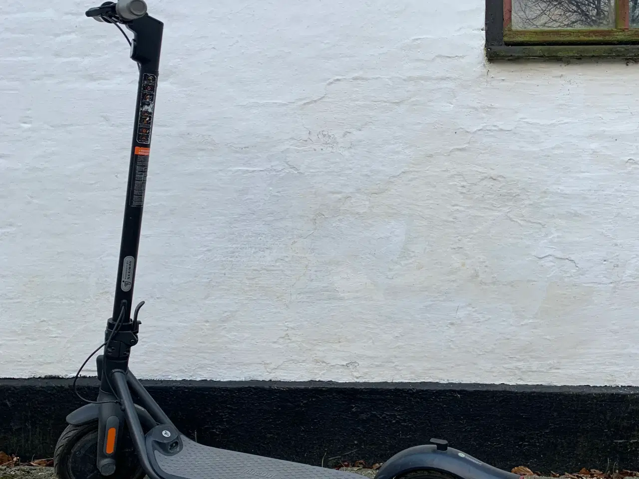 Billede 10 - Peugeot Scooter og Ninebot kick-scooter/løbehjul.