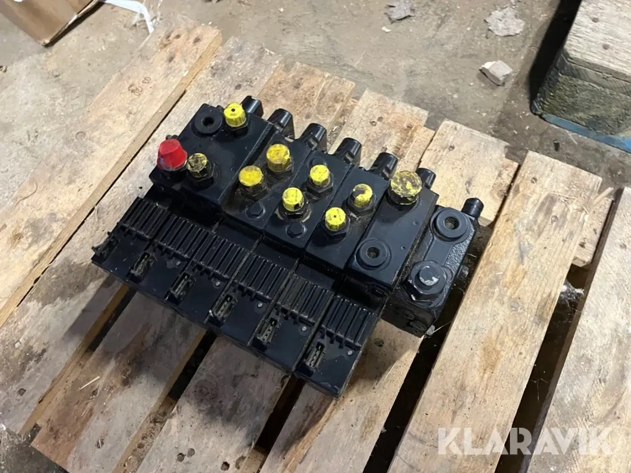 Billede 2 - Ventilblok 6 ventiler Danfoss PVG 32 12 volt