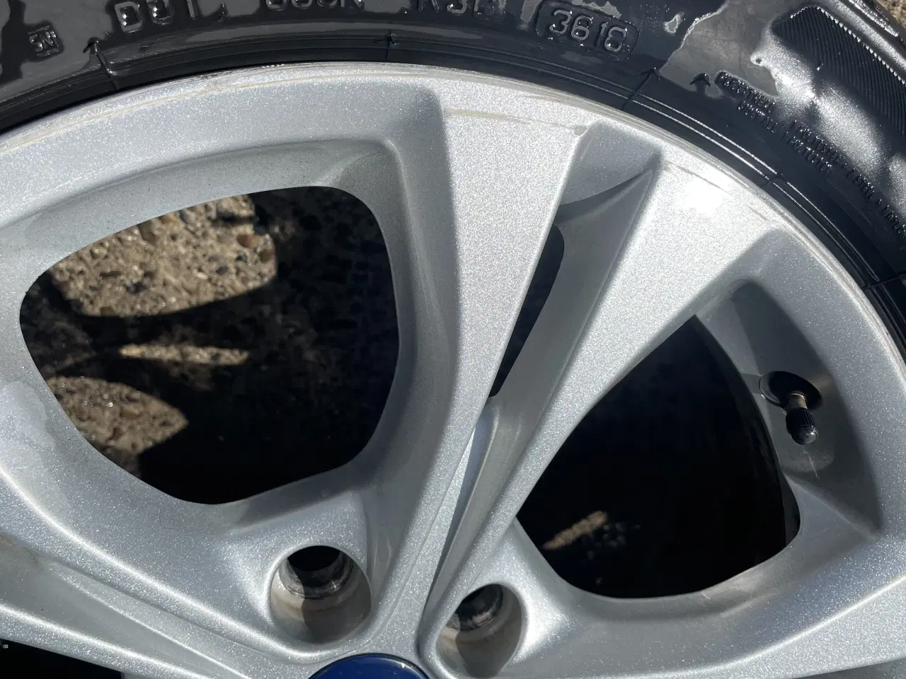 Billede 4 - Ford alufælge 17”