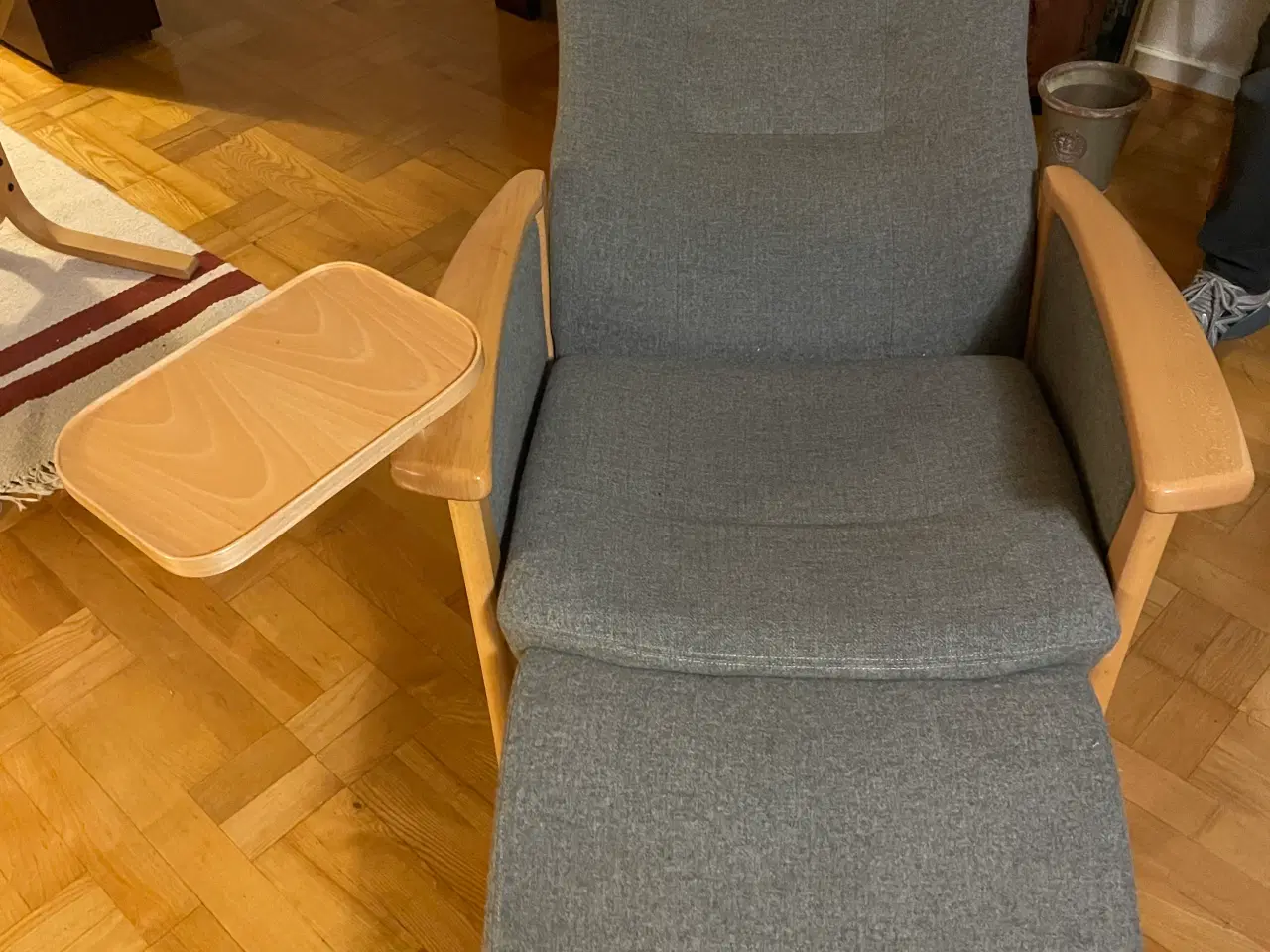 Billede 3 - Farstrup hvilestol med fodstøtte og vippefunktion