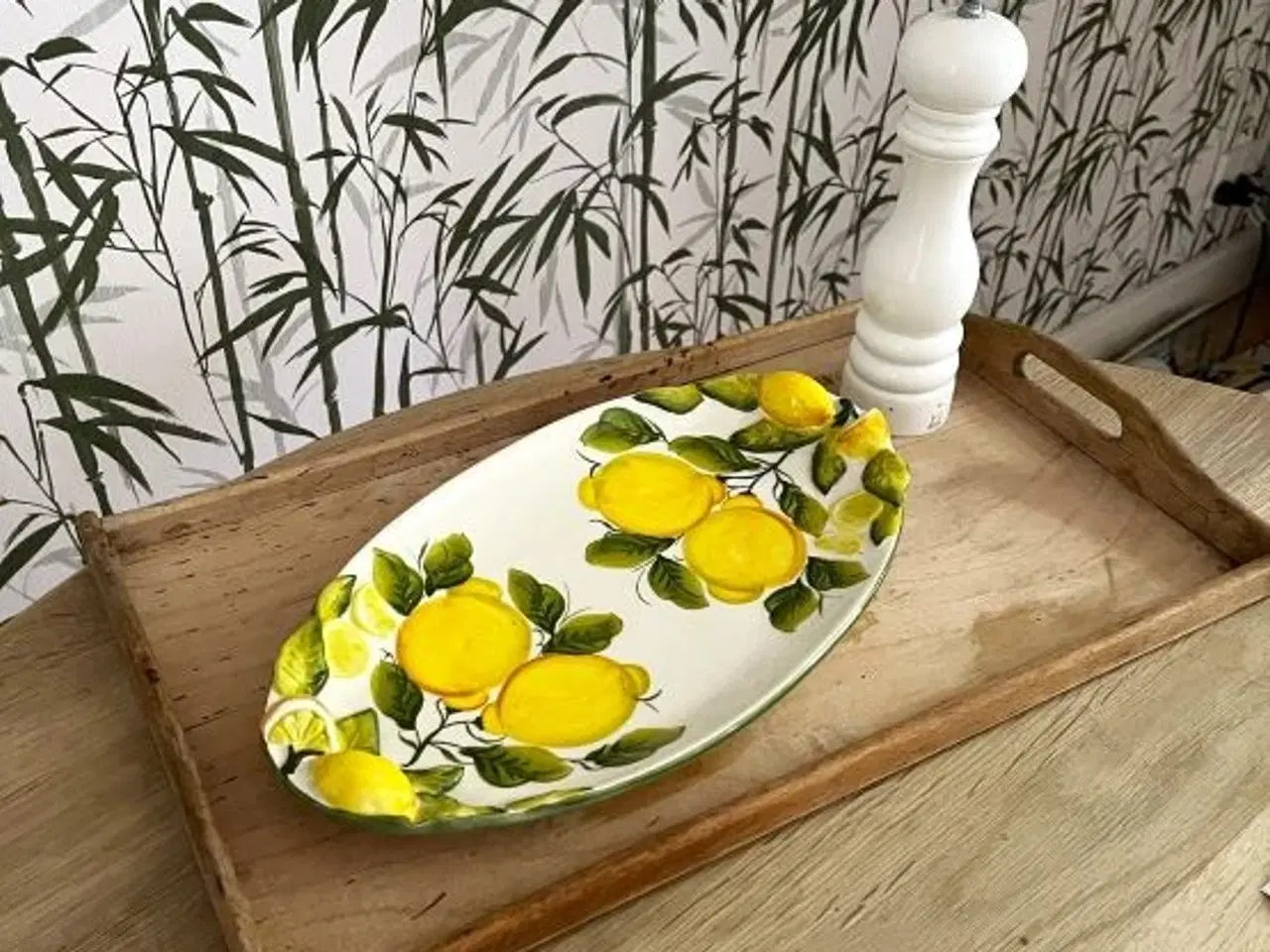 Billede 2 - Vintage Bakke i træ. Patineret.