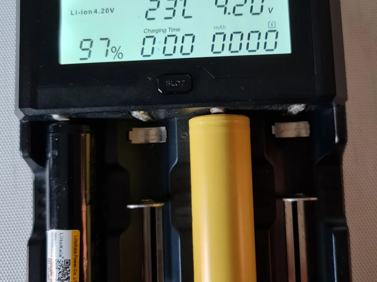 Billede 3 - Miboxer C4 12 batterilader til bl.a. 18650/21700