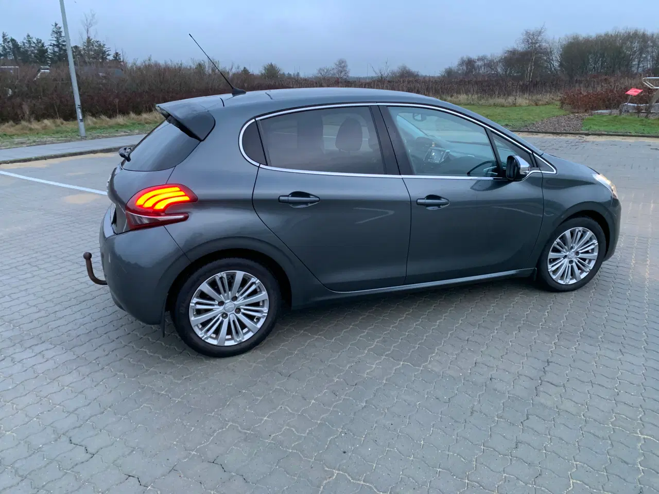 Billede 3 - Økonomisk Peugeot 208 Desire sky