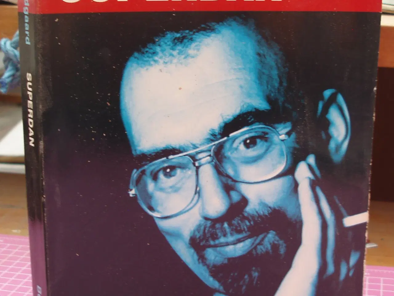 Billede 1 - Superdan et portræt af Dan Turéll