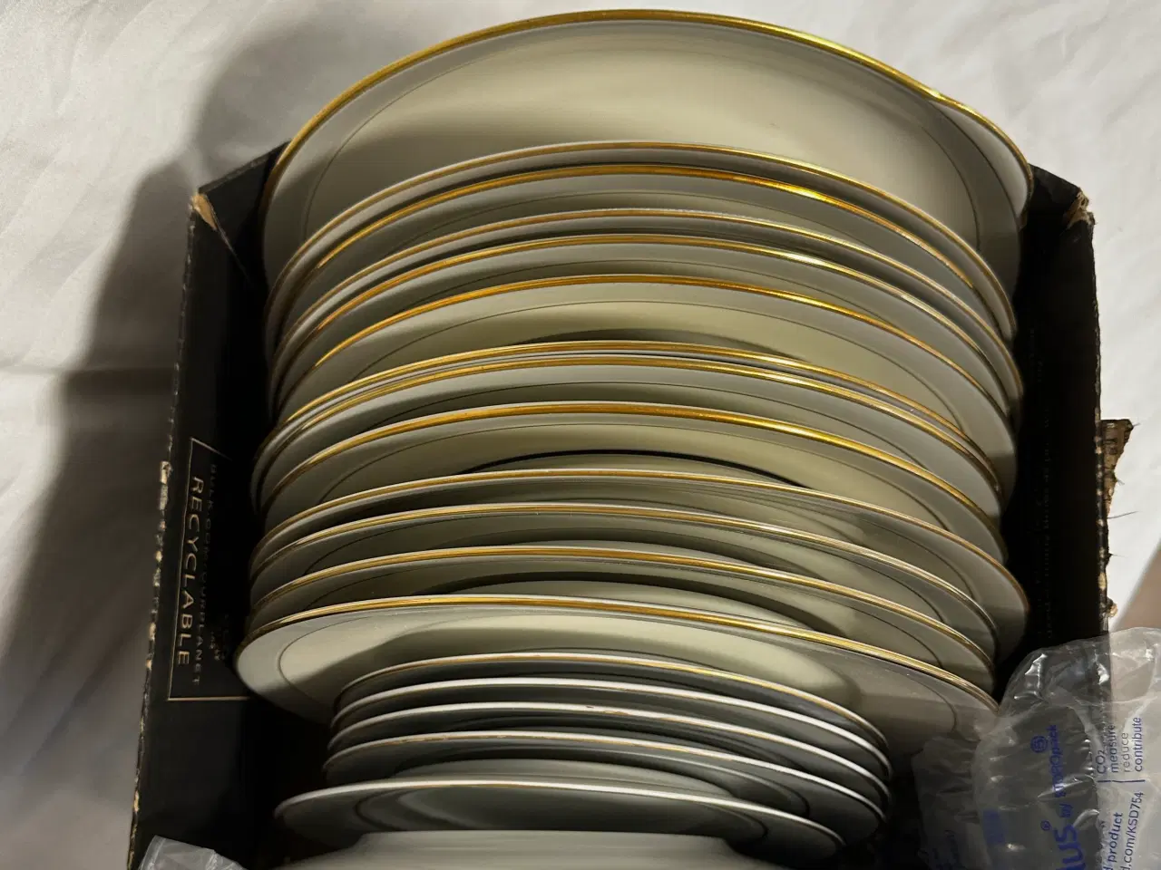 Billede 9 - 🤍 Vintage porcelænsstel med guldkant | Graasten x