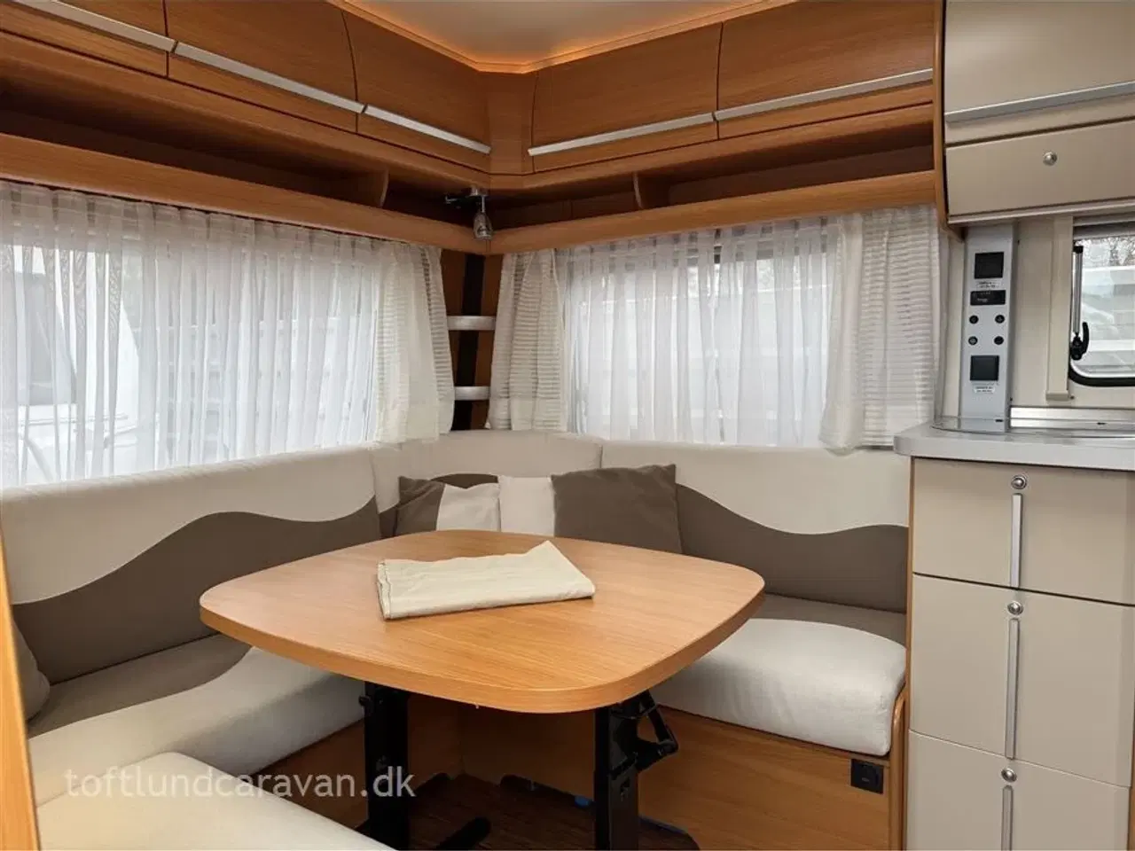 Billede 2 - 2009 - Fendt Saphir Style 510 TFB   Top udstyret  m/MOVER, EL støtteben, Gulvvarme mv. Meget velholdt vogn. Stor lasteevne.