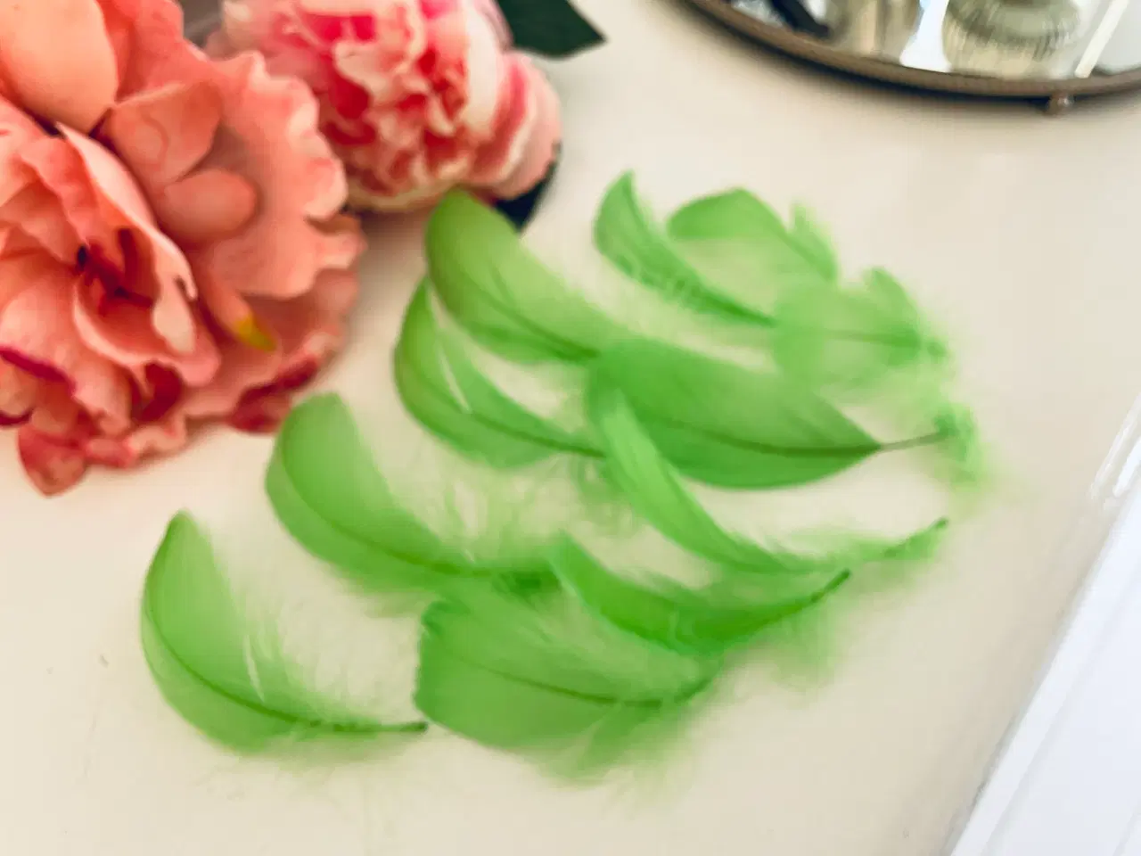 Billede 5 - Lysegrønne fjer til dekoration